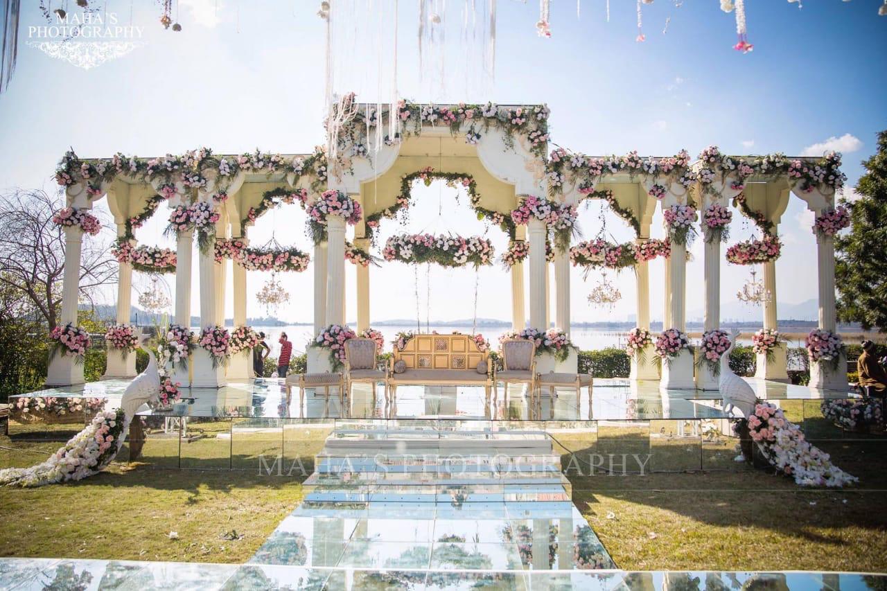 Farmhouse lawn wedding venue